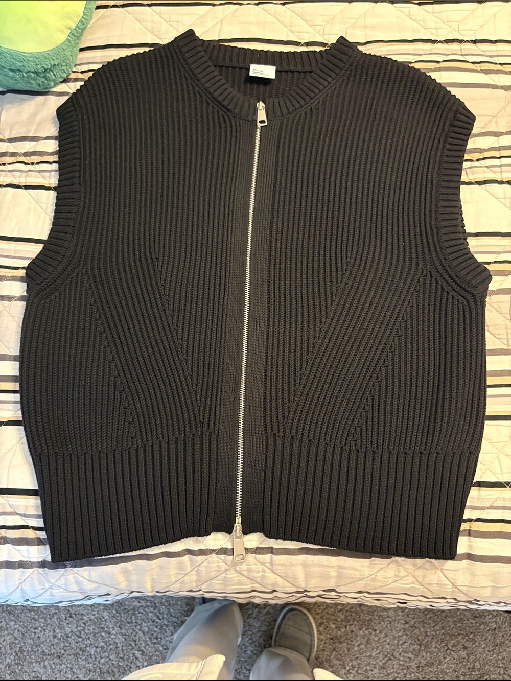 NWOT FLX sweater vest size medium.
